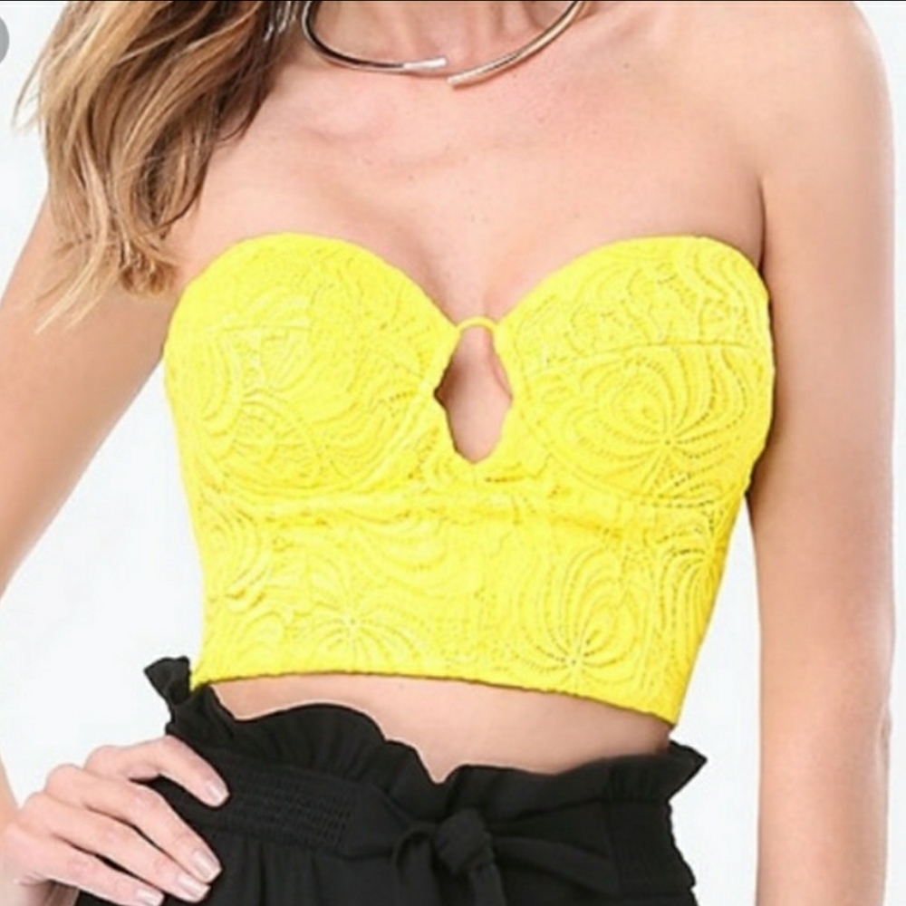 Bebe lace yellow crop top 💫